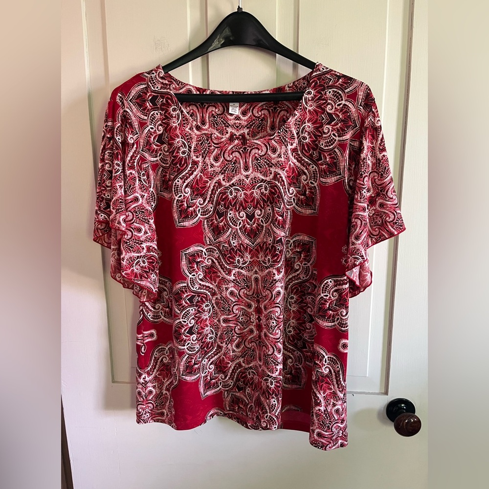 JM Collection Red Paisley Short Sleeve Scoop Neck Top